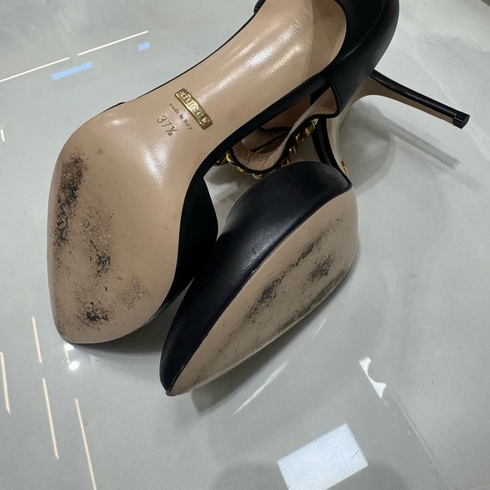 Gucci Black Heels with Gold Chain Accent - Picture 4 of 5